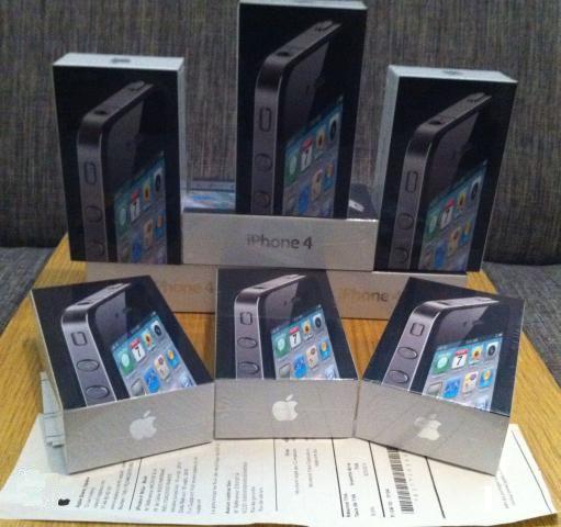 Apple iPhone 4G 32GB.. $600 